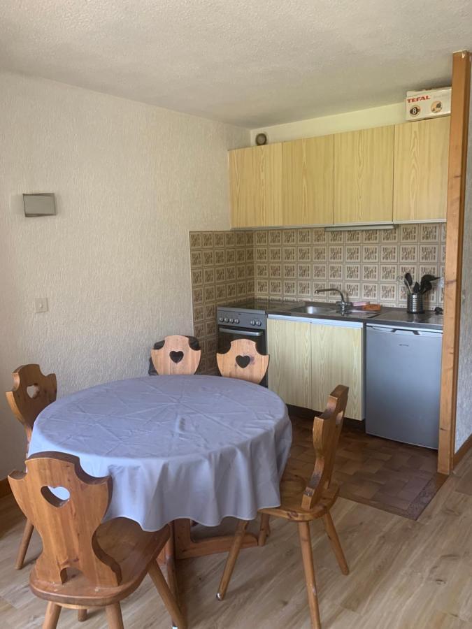Appartement dans résidence avec piscine Saint-Jean-dʼAulps Exterior foto